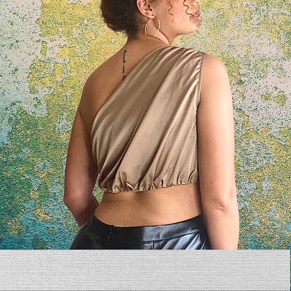 PrettyLittleThing Tops - Plus Olive Green Satin Ruched Cropped Top NWT